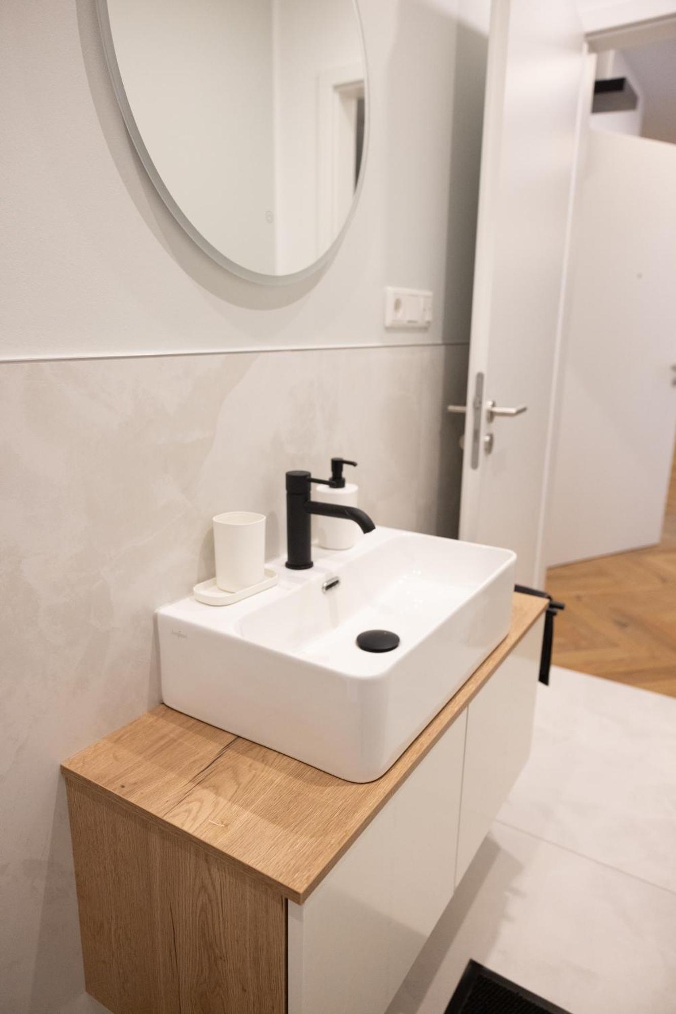 Neubau Apartment Mit Kamin Und Terrasse In Premium Lage Parkplatz Inklusive Bielefeld Eksteriør bilde